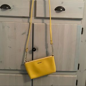 NWOT Calvin Klein Handbag, etched 💛leather, cross body/shoulder strap 👜